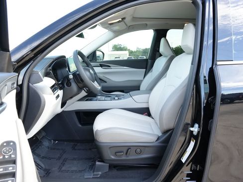 Certified 2026 INFINITI QX60 Pure w/ Cargo Package FWD image 16