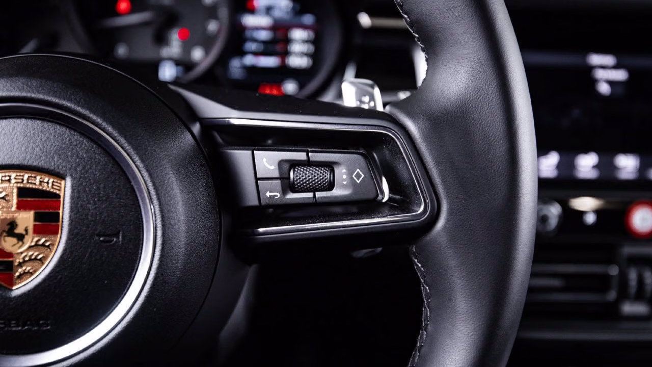 Certified 2026 Porsche Macan AWD/4WD image 16