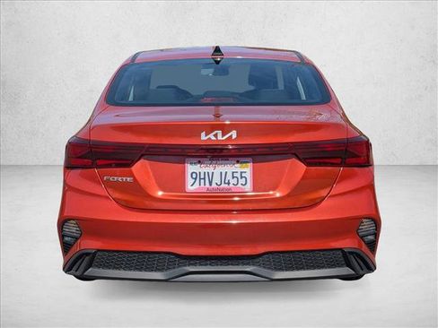 Used 2023 Kia Forte LXS w/ LXS Technology Package image 7