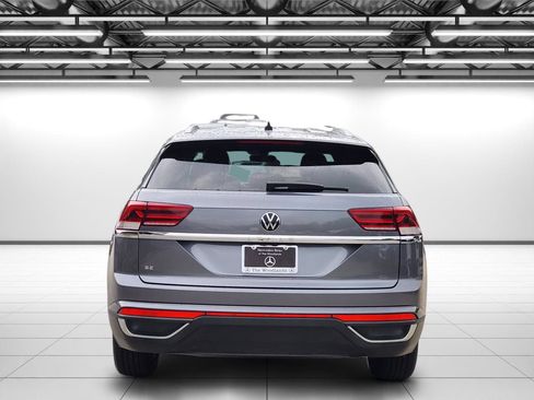 Used 2022 Volkswagen Atlas Cross Sport SE FWD image 8