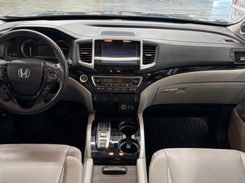 Used 2018 Honda Pilot Touring image 33