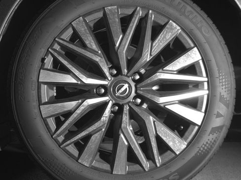 Used 2025 Nissan Altima 2.5 SV image 11