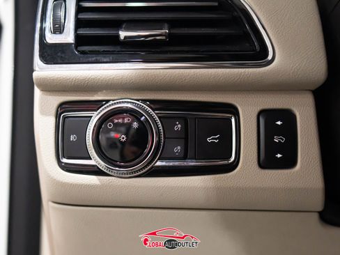 Used 2018 Lincoln Navigator Select w/ Technology Package image 41