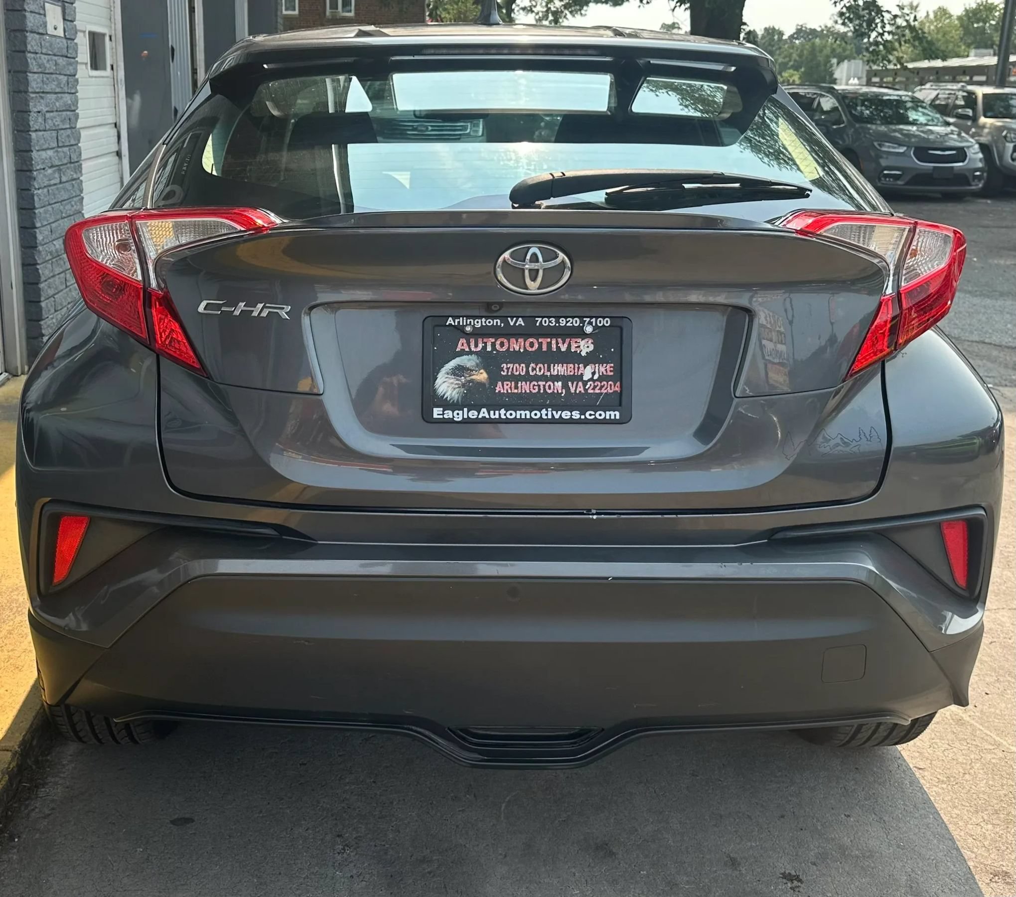 Used 2018 Toyota C-HR XLE FWD image 4
