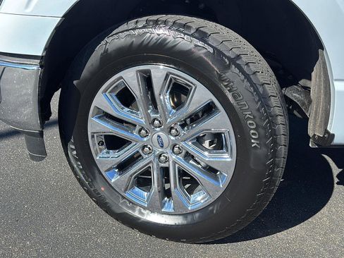 Used 2025 Ford F150 Lariat w/ Equipment Group 501A Mid image 5