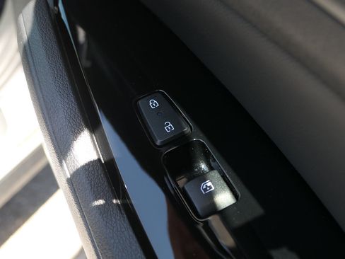 Used 2024 Kia Sportage EX FWD image 27