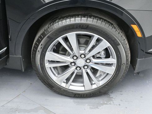 Certified 2025 Cadillac XT5 Premium Luxury image 36