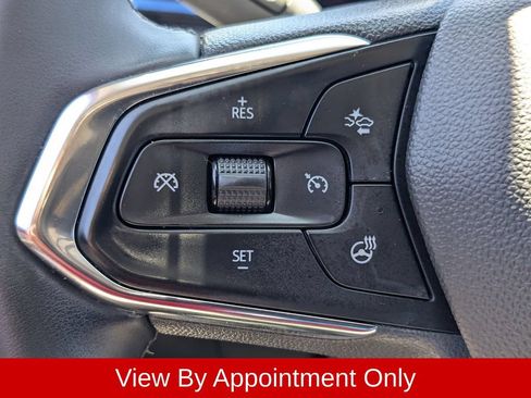 Used 2025 Chevrolet Trax LT w/ LT Convenience Package FWD image 19