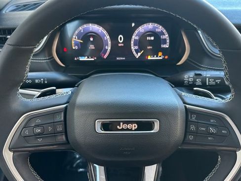 Certified 2023 Jeep Grand Cherokee Altitude image 23