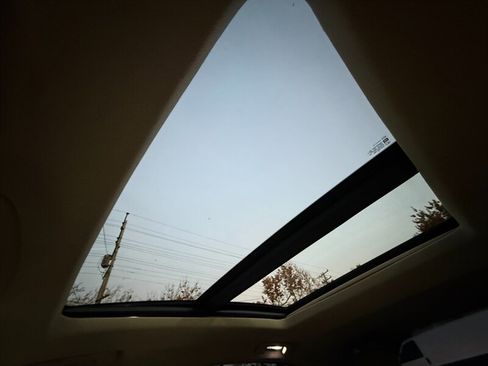 Used 2013 Cadillac XTS Premium image 22