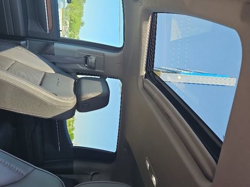 Used 2024 GMC Sierra 1500 Denali AWD/4WD image 25