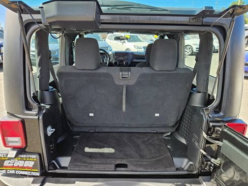Used 2016 Jeep Wrangler Sport w/ Connectivity Group AWD/4WD image 10
