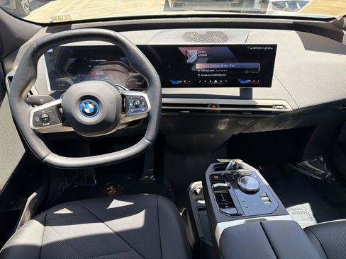 Certified 2025 BMW iX xDrive50 AWD/4WD image 7