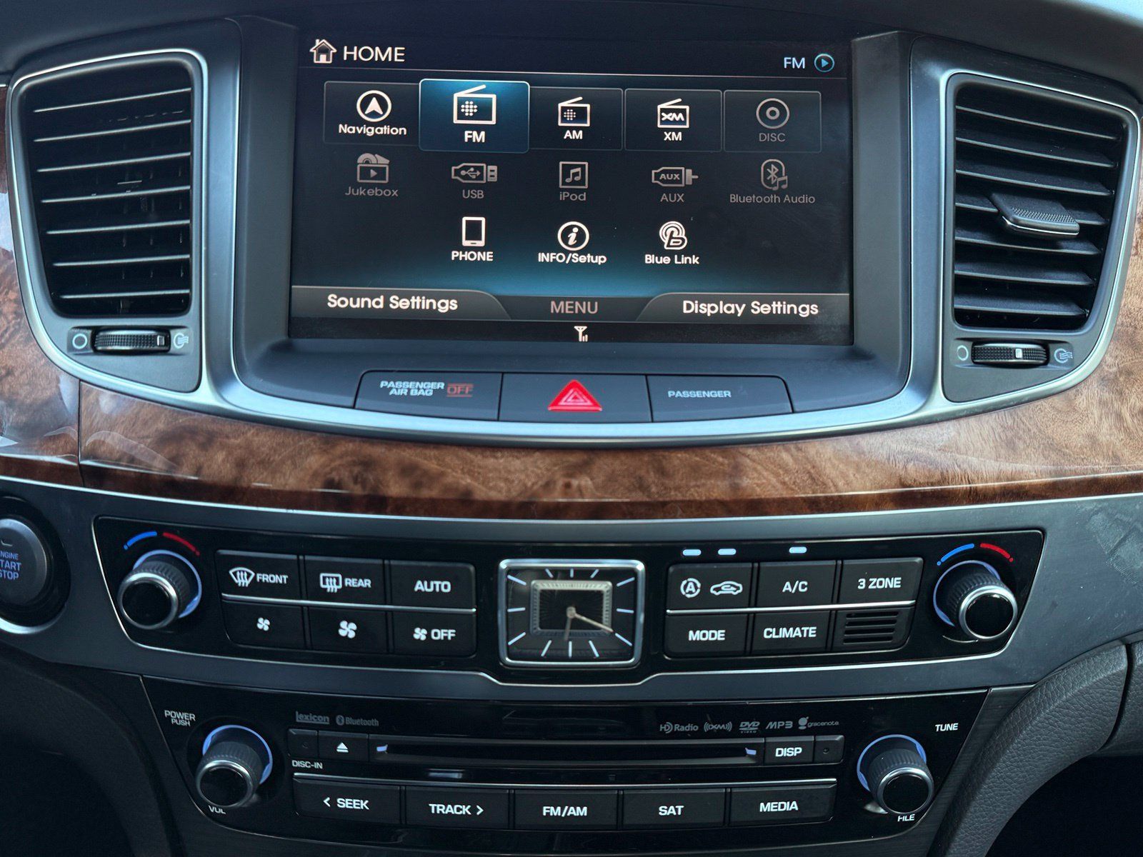 Used 2014 Hyundai Equus Signature RWD image 30
