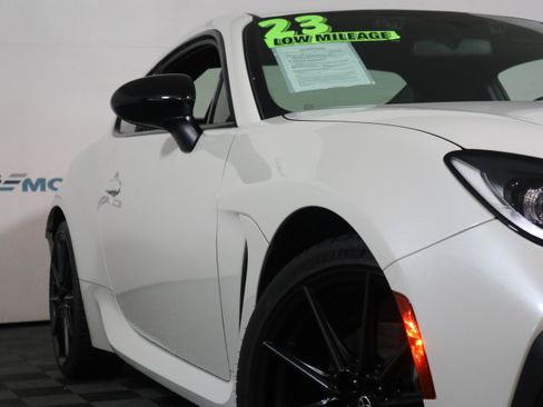 Used 2023 Toyota GR86 Premium w/ ALL Weather Mat Package (TMS) RWD image 3