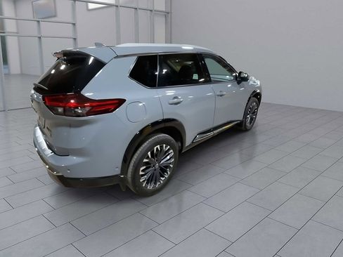 Used 2024 Nissan Rogue Platinum w/ Platinum Premium Package image 8