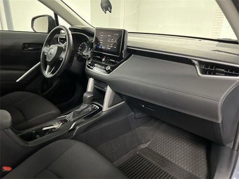 Used 2023 Toyota Corolla Cross LE image 29