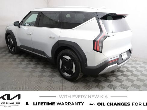 New 2026 Kia EV9 Wind AWD/4WD image 7