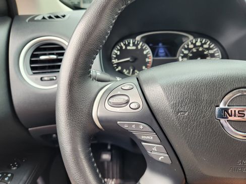 Used 2020 Nissan Pathfinder SV w/ Cargo Package image 30