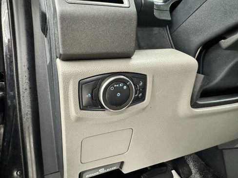 Used 2022 Ford F250 XL w/ Power Equipment Group AWD/4WD image 12