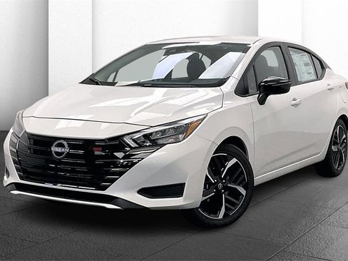 New 2025 Nissan Versa SR image 2