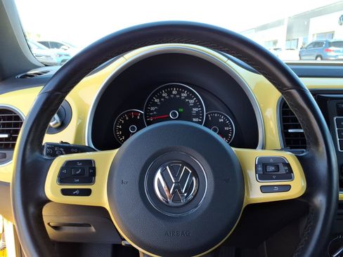 Used 2012 Volkswagen Beetle 2.5 FWD image 22