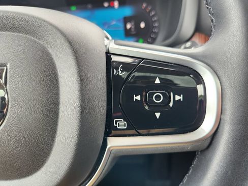 Certified 2024 Volvo XC60 B5 Plus w/ Protection Package Premier AWD/4WD image 32