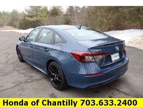 Used 2025 Honda Civic Sport image 5