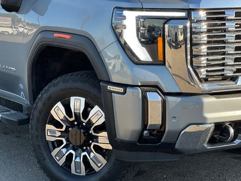 Used 2025 GMC Sierra 2500 Denali w/ Denali Reserve Package image 29