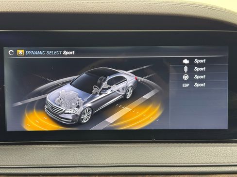 Used 2018 Mercedes-Benz S 560 Sedan image 30