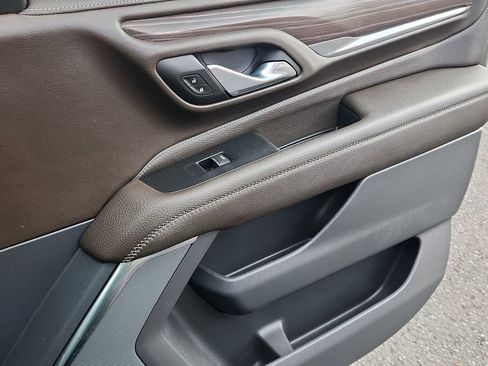 Used 2023 GMC Yukon XL Denali image 17