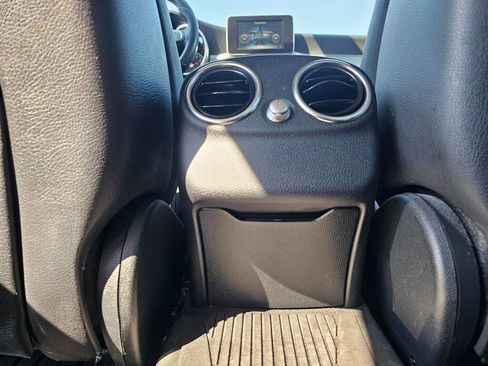 Used 2015 Mercedes-Benz C 300 4MATIC Sedan image 18