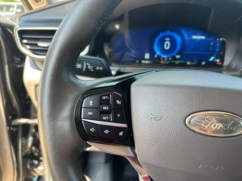 Used 2022 Ford Explorer Platinum w/ Equipment Group 601A AWD/4WD image 15