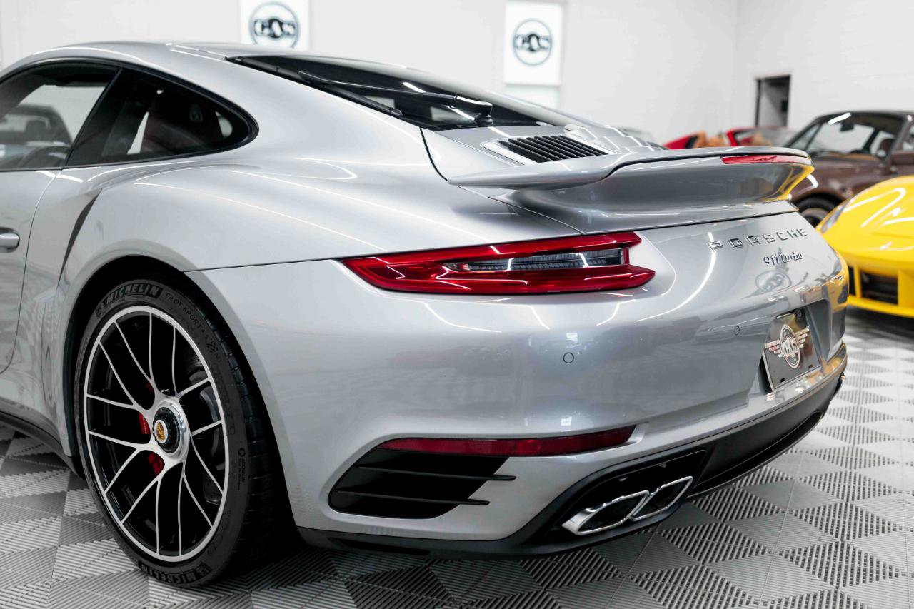 Used 2017 Porsche 911 4 Coupe AWD/4WD image 36