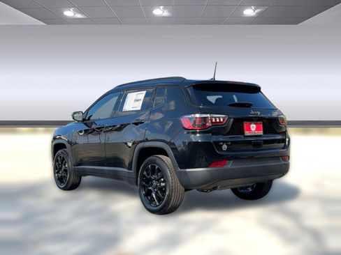 New 2026 Jeep Compass Latitude image 3