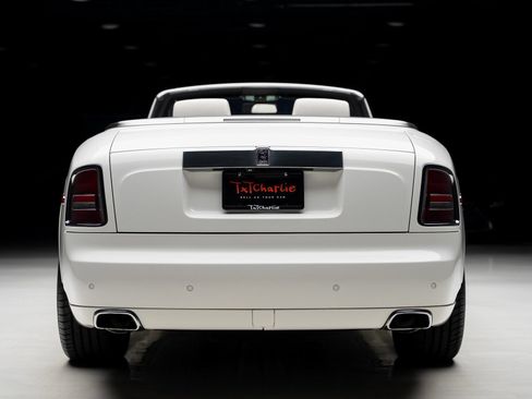 Used 2013 Rolls-Royce Phantom Drophead Coupe RWD image 30