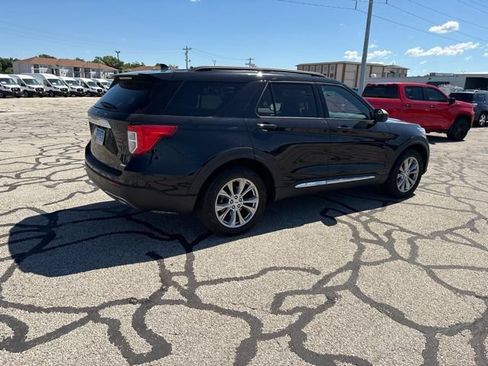 Used 2020 Ford Explorer XLT w/ Equipment Group 202A AWD/4WD image 4
