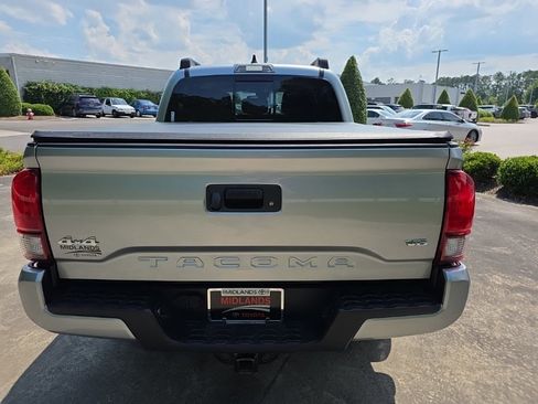 Used 2023 Toyota Tacoma SR5 w/ Technology Package AWD/4WD image 12