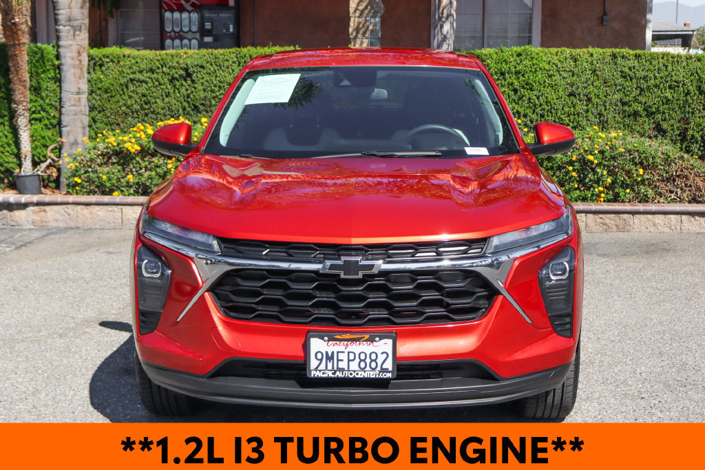 Used 2024 Chevrolet Trax LS w/ LS Convenience Package FWD image 3