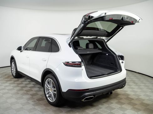 Certified 2023 Porsche Cayenne AWD/4WD image 32