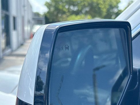 Used 2019 GMC Yukon Denali w/ Enhanced Security Package RWD image 15