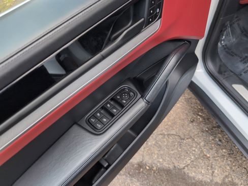 Used 2024 Porsche Cayenne Coupe image 14