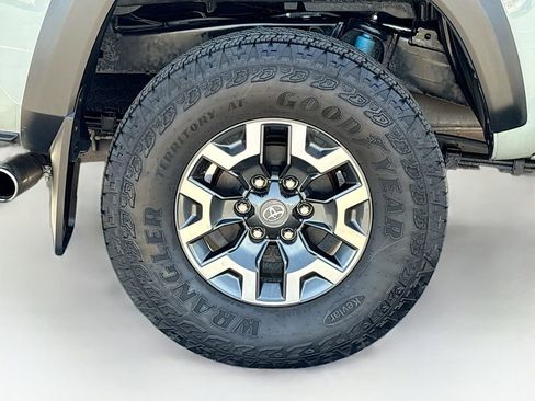 Certified 2023 Toyota Tacoma TRD Off-Road image 32