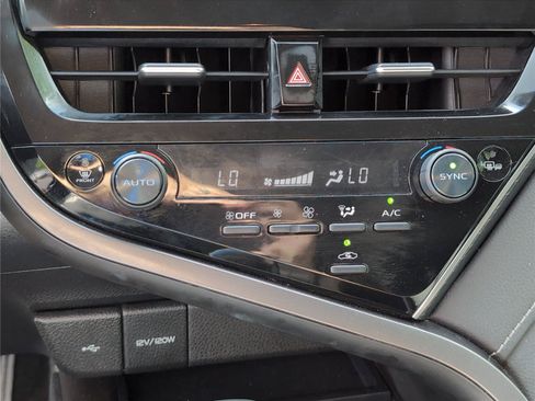 Used 2024 Toyota Camry SE FWD image 23