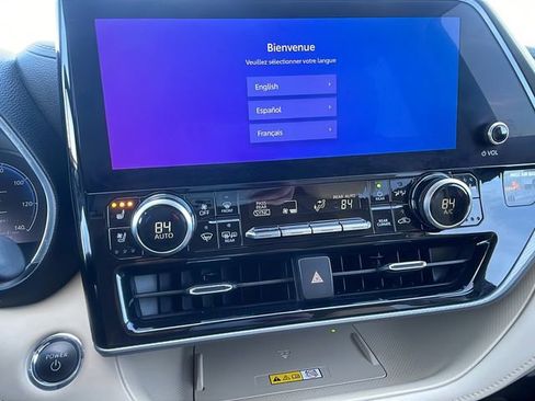 Used 2023 Toyota Highlander Platinum image 27