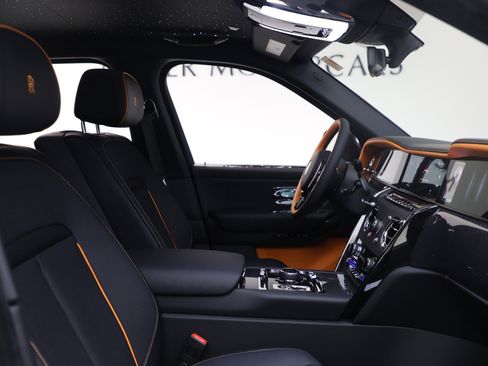 New 2026 Rolls-Royce Cullinan Black Badge image 23