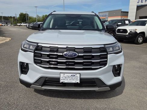 New 2026 Ford Explorer Active w/ Active Comfort Package image 2