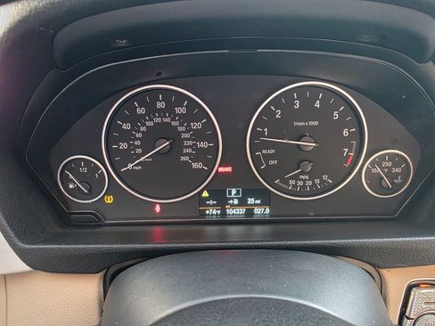 Used 2018 BMW 320i Sedan image 12