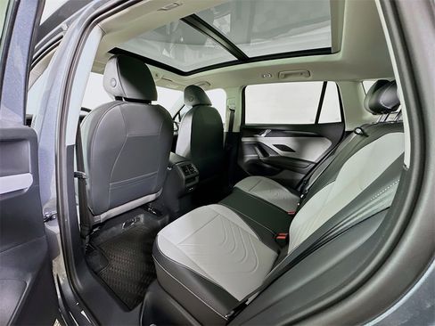 New 2026 Volkswagen Tiguan SE image 4