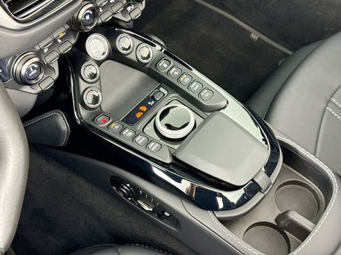 Used 2023 Aston Martin V8 Vantage Roadster RWD image 31